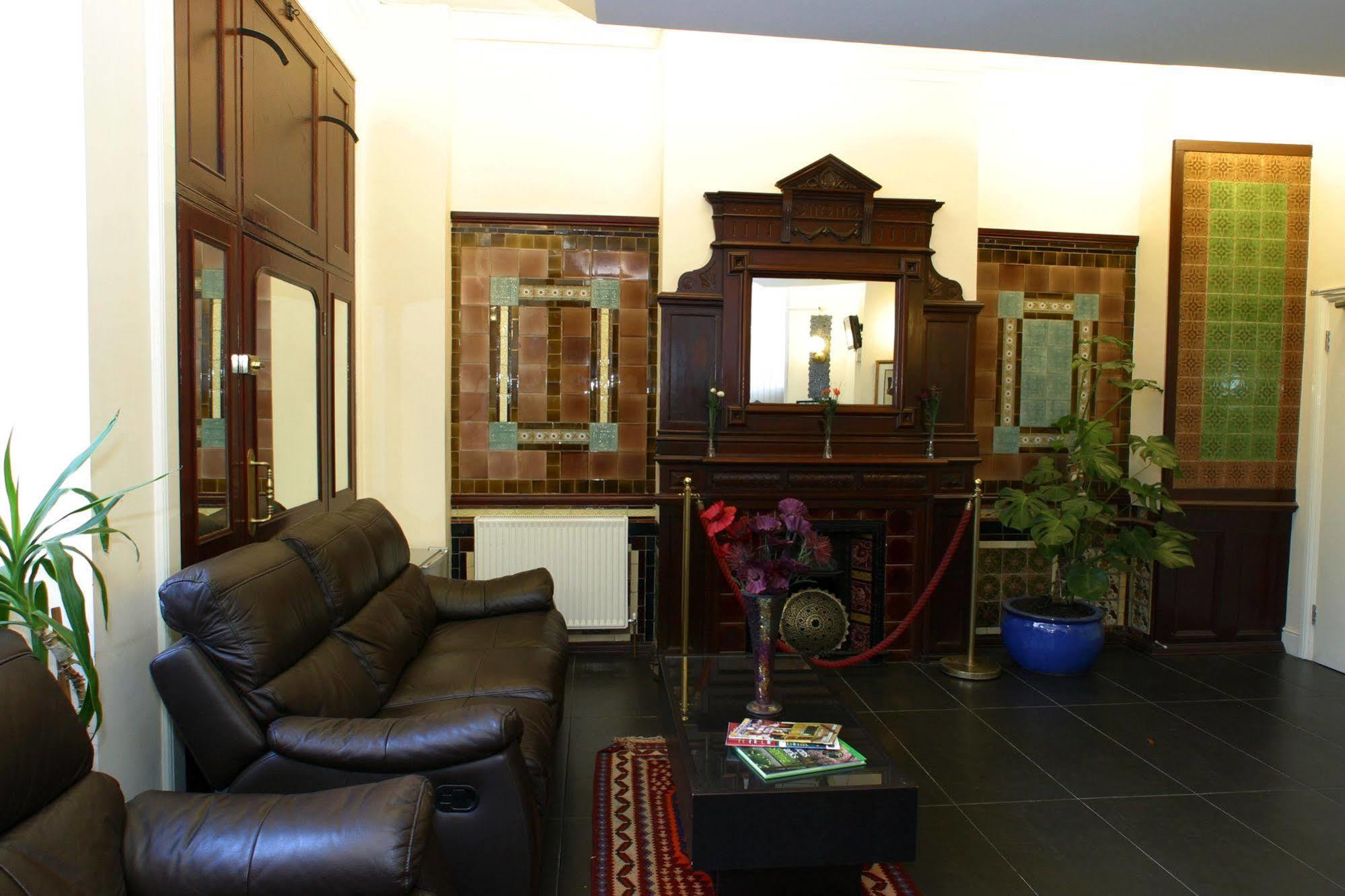Hotel City 3*